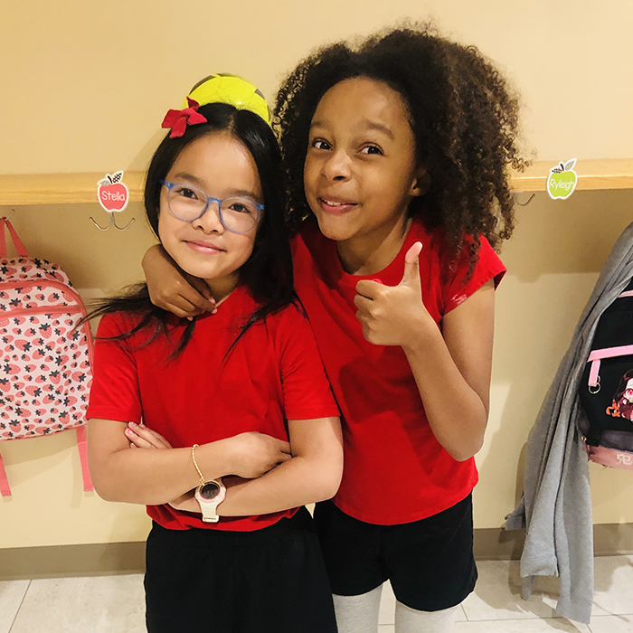 2 little girls